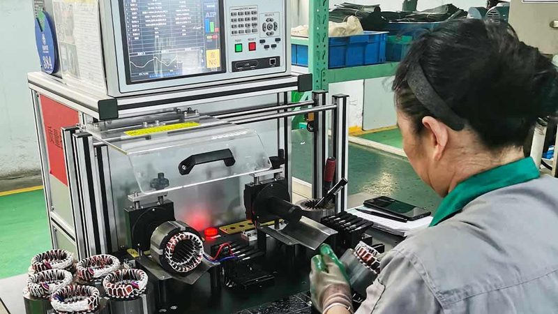 小型伺服减速电机定制：参数匹配与选型逻辑**